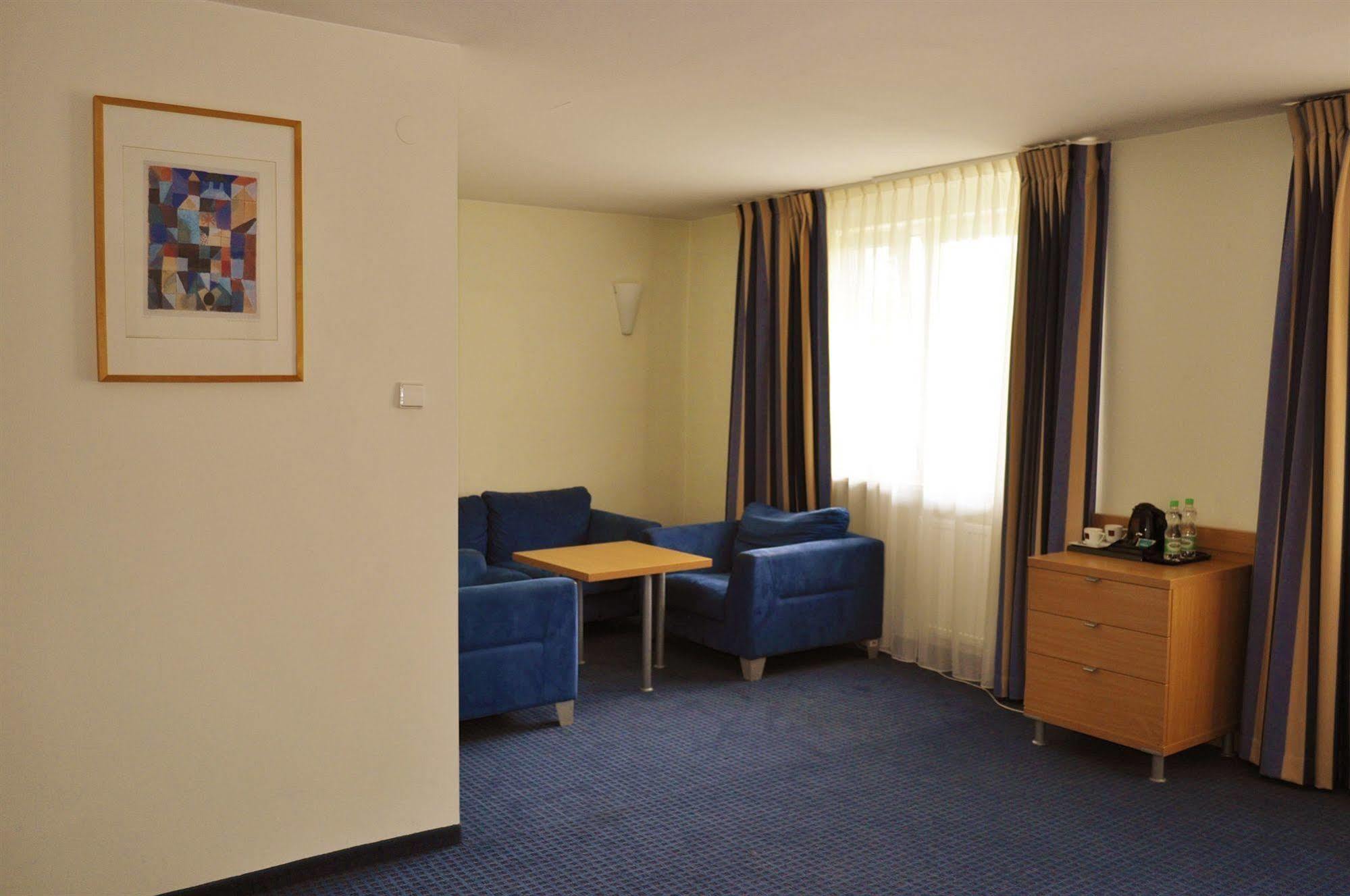 Hotel Wilanow Warszawa By Desilva Bagian luar foto