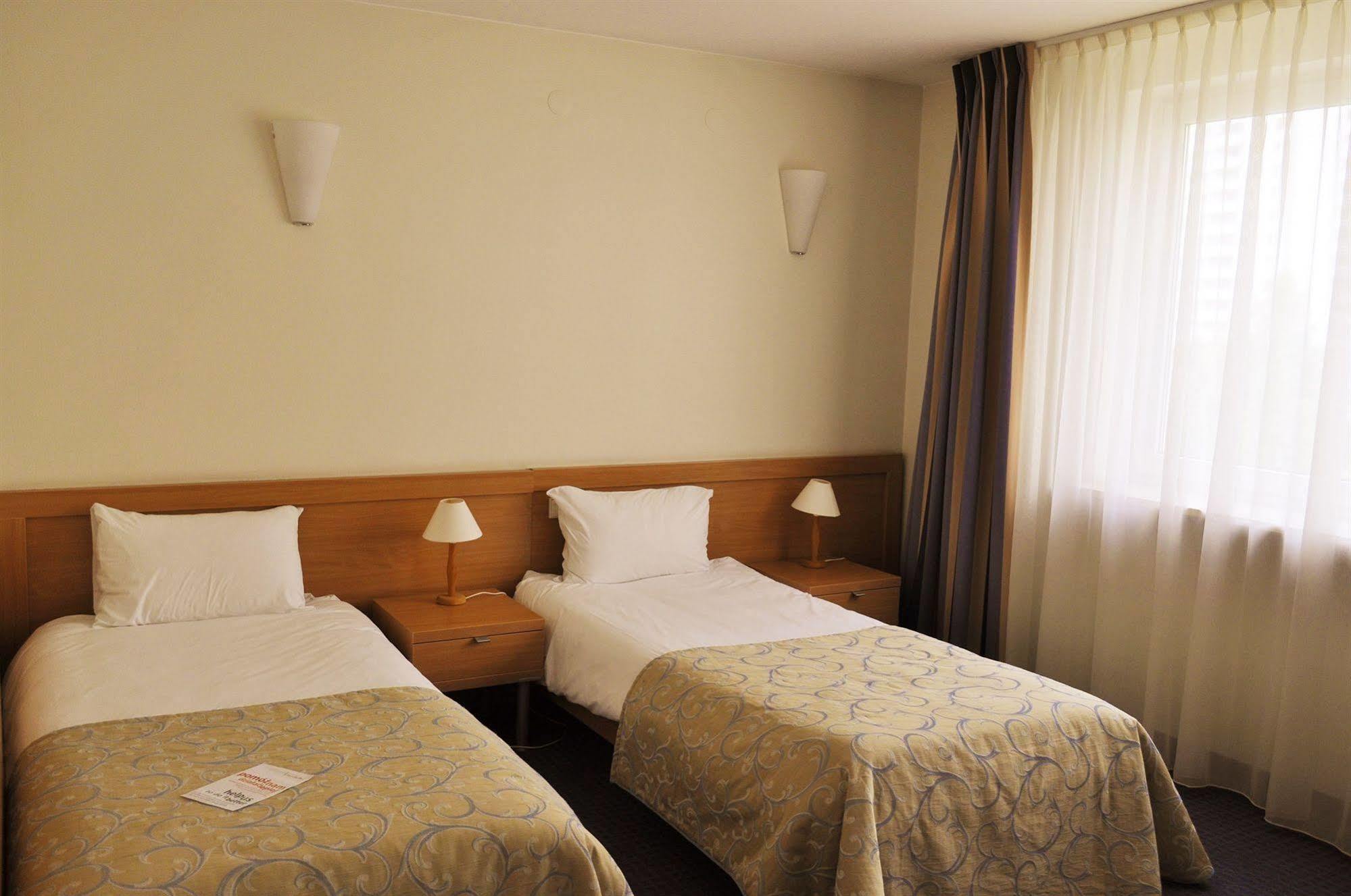 Hotel Wilanow Warszawa By Desilva Bagian luar foto