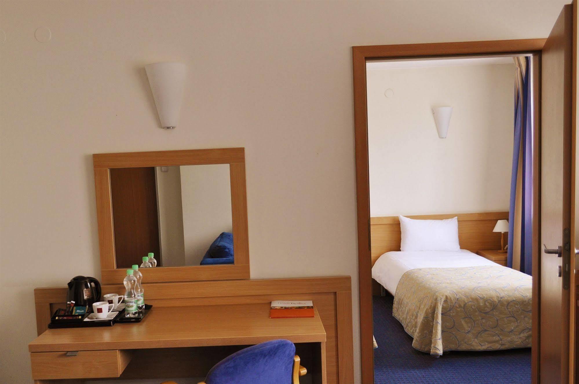 Hotel Wilanow Warszawa By Desilva Bagian luar foto
